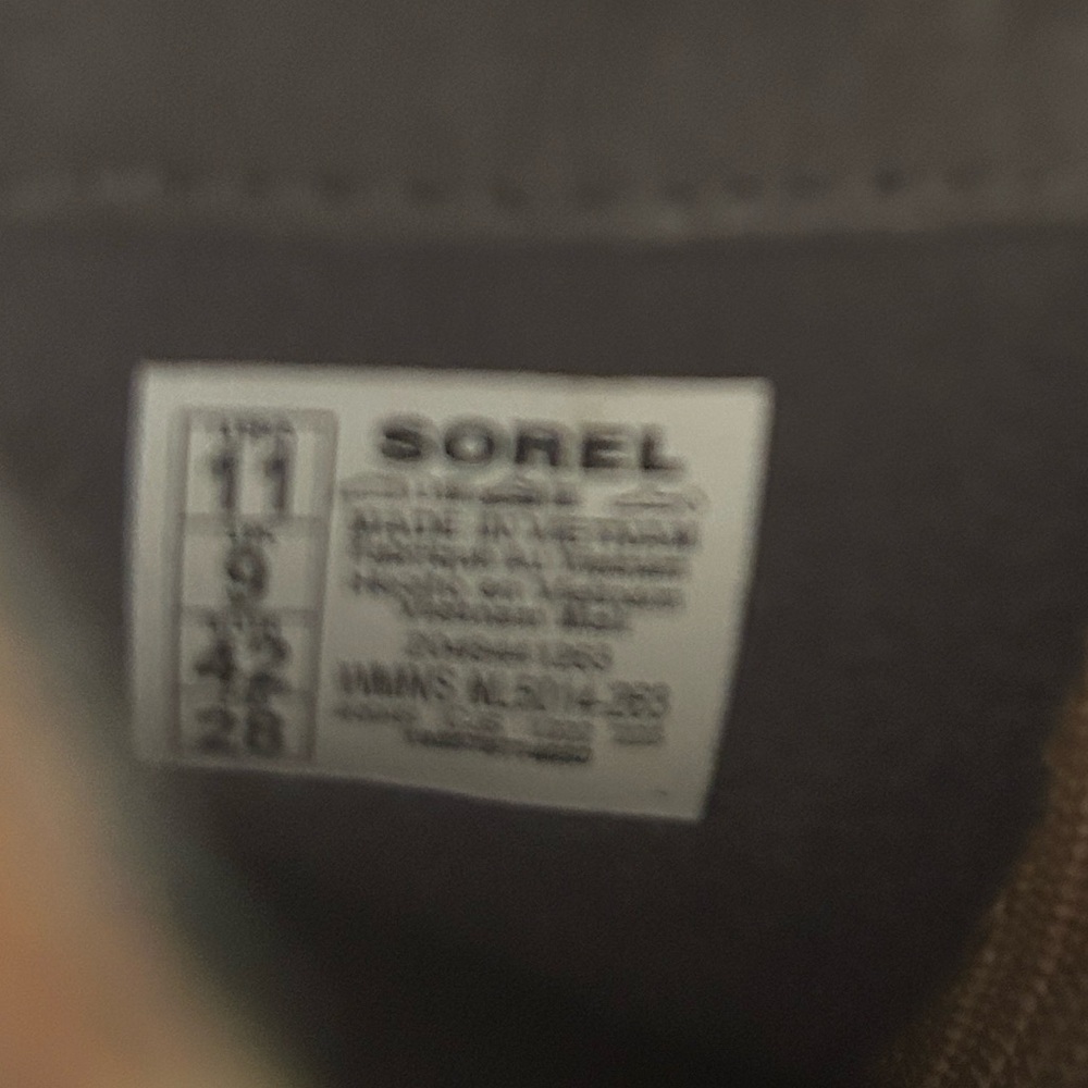 SOREL Women's Caribou™ X Boot Chelsea, Beige/Green, Size 11, NWT no box, display - Picture 12 of 12